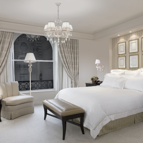 Подвесная люстра Eurosvet Amelia 10054/5 белый с золотом/прозрачный хрусталь Strotskis 