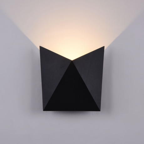 O802WL-L7B Настенный уличный светильник Maytoni Beekman