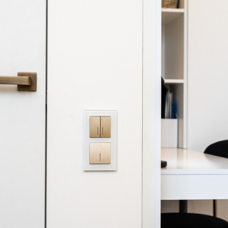 Выключатель двухклавишный с подсветкой без рамки Werkel шампань рифленый W1120110