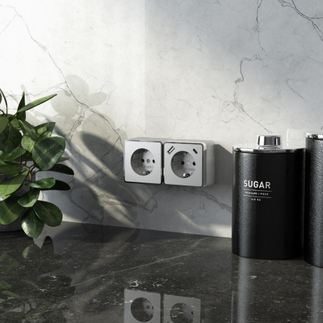 Розетка с заземлением и со шторками и USB Werkel Gallant (серебряный) W5071706 