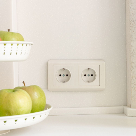 Розетка с заземлением (перламутровый рифленый) Werkel W1171013