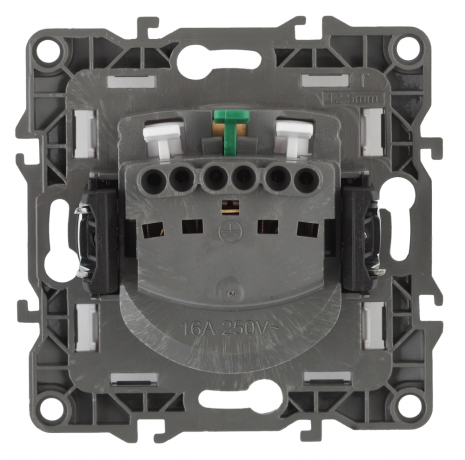 Розетка ЭРА 12 2P E Schuko со шторками 16A 250V 12-2102-05 Б0014691