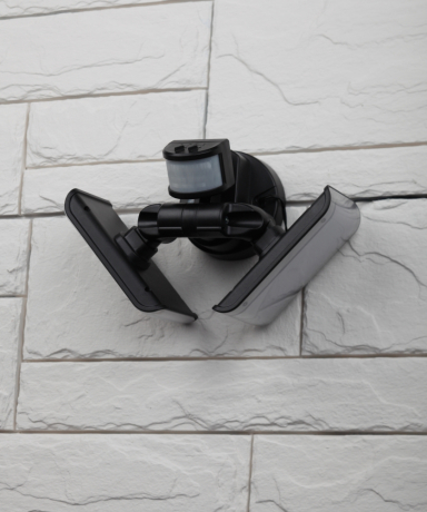 Фасадный светильник с двумя световыми панелями c выносной солнечной батареей Эра ERAFS020-42 (Б0044490)