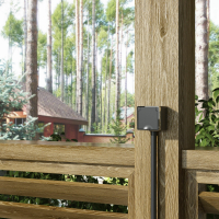 Розетка влагозащ. с зазем. с защит. крышкой и шторками Gallant (черный/хром) Werkel W5071235