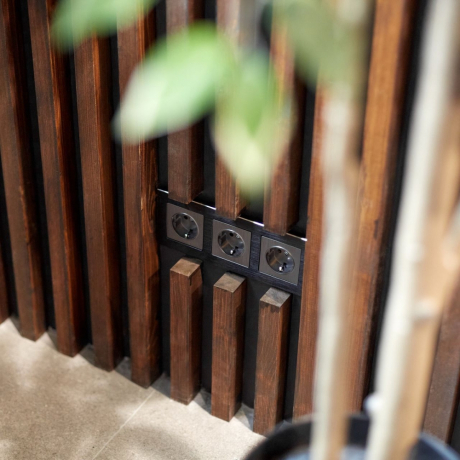 Розетка с заземлением и шторками (графит рифленый) Werkel W1171104