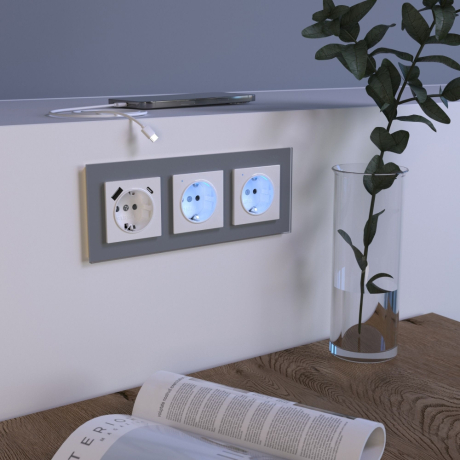 Розетка с заземлением и подсветкой (белая) Werkel W1171401